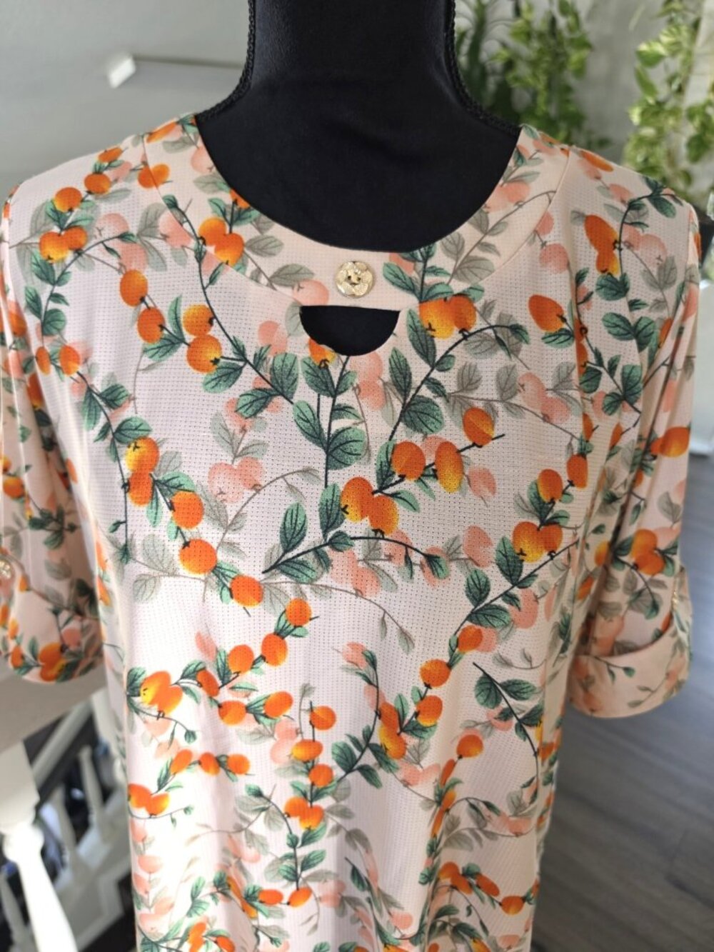 LuLaRoe Women's Size L Tropical Floral Knit Blouse Beige Orange Short Sleeve